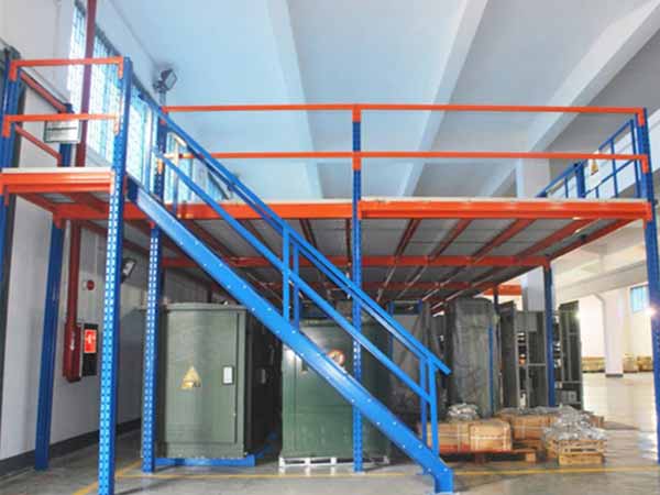 The Benefits of Choosing Heavy Duty Mezzanine Racking for Small Warehouses