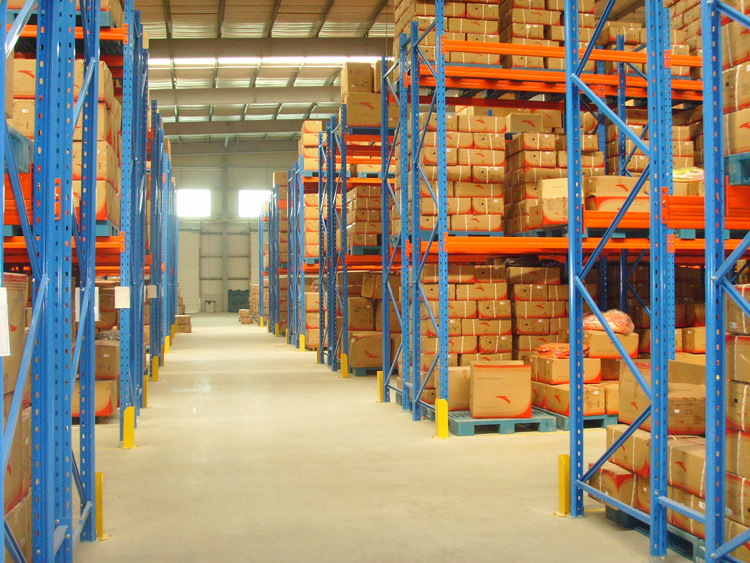 What to pay attention to when storing items on shelving pallet rack