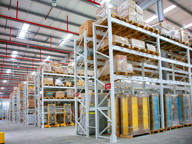 What is green storage and what are the characteristics of green storage racks