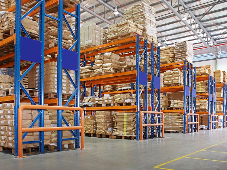 Do warehouse storage racks need to be equipped with pallet rack safety barrier?