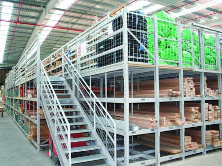 What aspects should be paid attention to when customizing mezzanine floors?