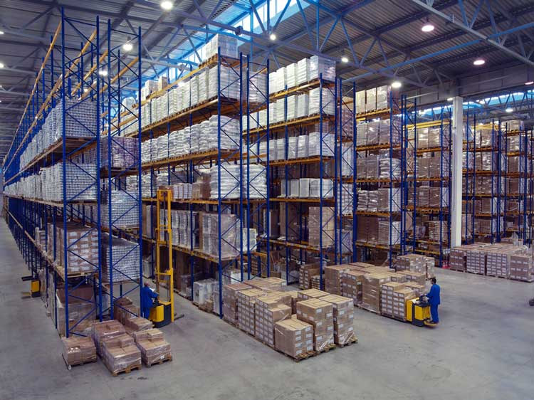 Why should we pay attention to the load-bearing capacity of the storage racks when customizing them?