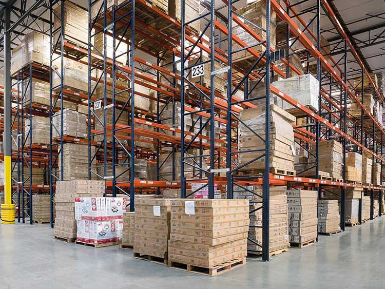 The relationship between the load-bearing capacity and shelf thickness of heavy duty racks