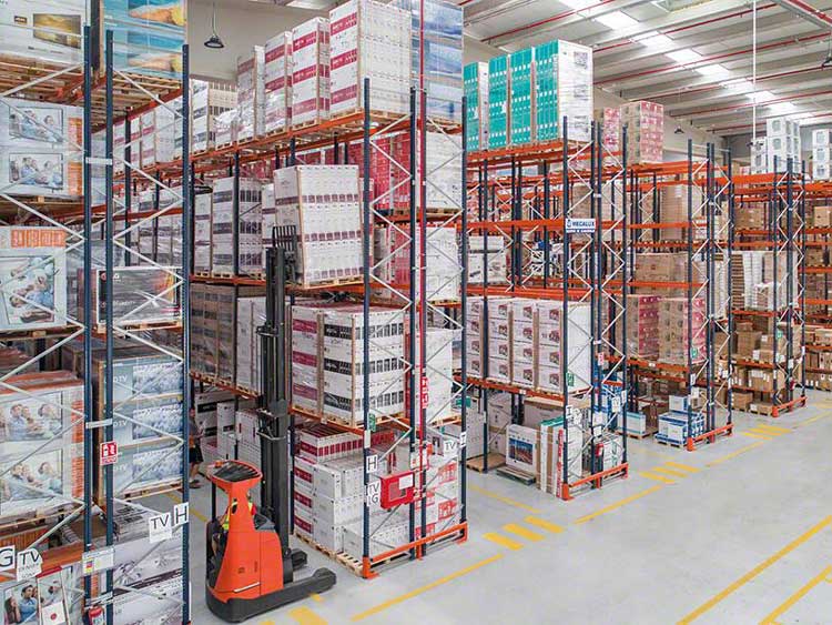 How to avoid collisions between forklifts and warehouse storage racks?