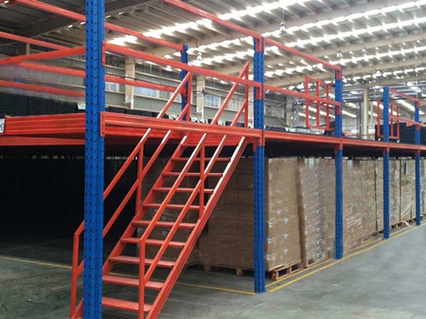 How to design warehouse shelves more safely