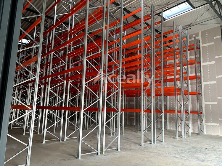 Selective Pallet Racking System with Galvanized Steel Frames